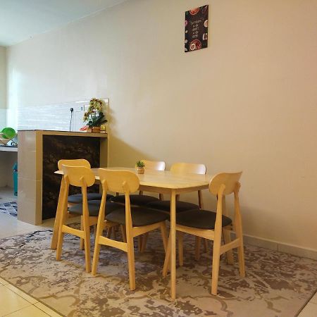 Axaida Homestay Parit Jawa Bakar Parit Экстерьер фото