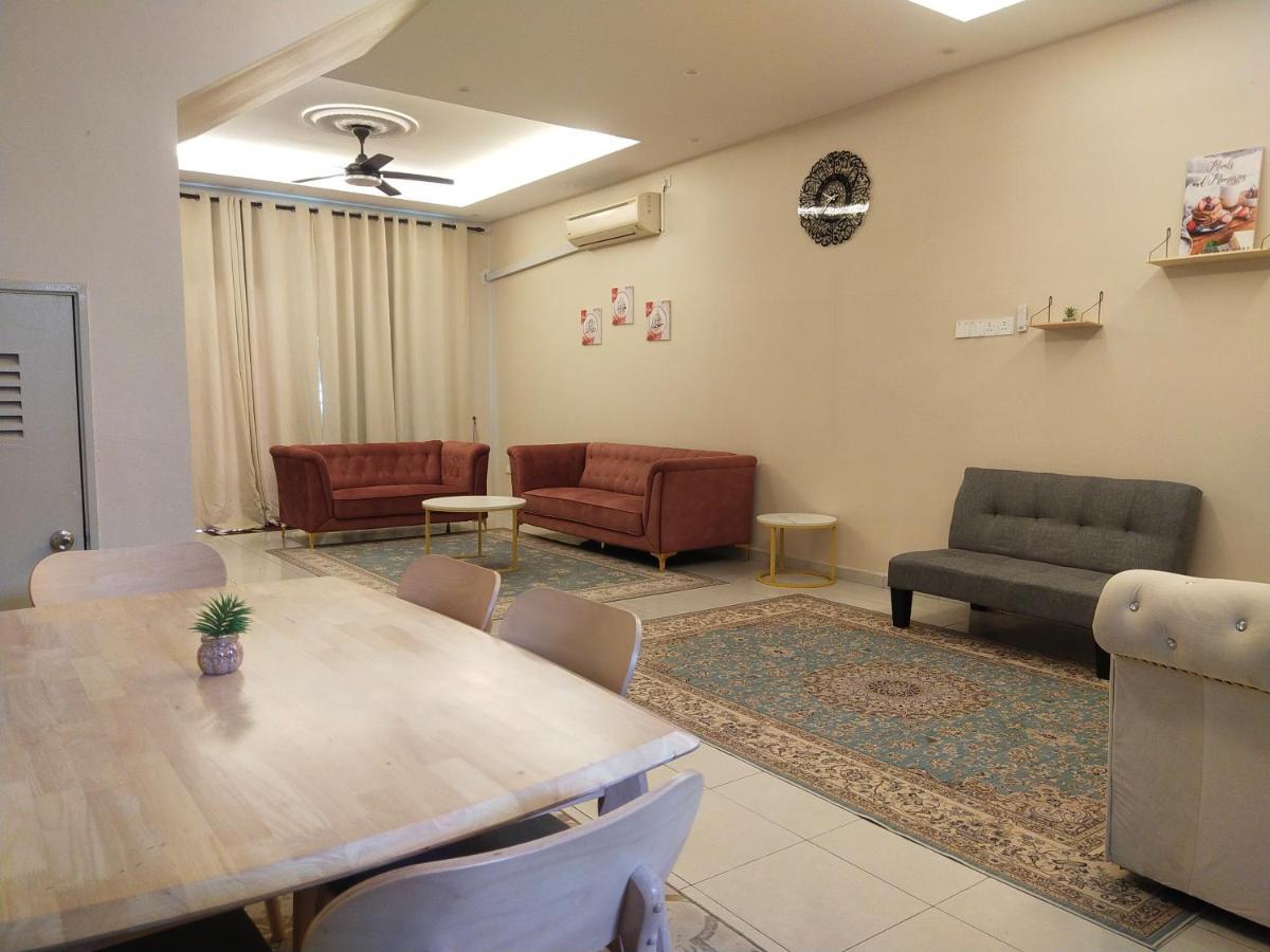 Axaida Homestay Parit Jawa Bakar Parit Экстерьер фото